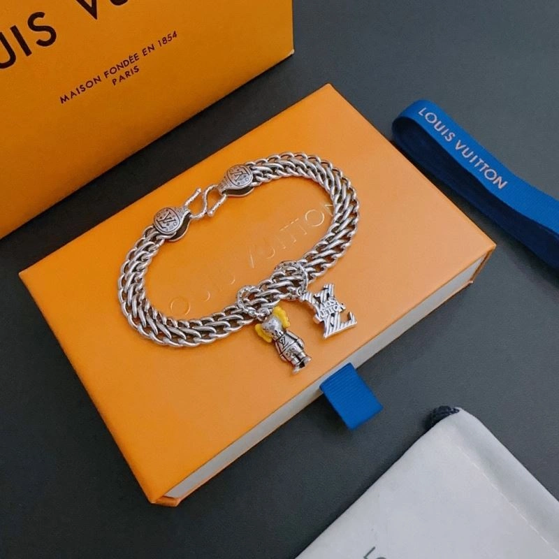EyeCatching Louis Vuitton Bracelets 251797