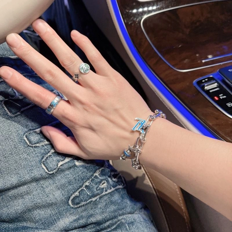Louis Vuitton Bracelets ZeroBulk 251796