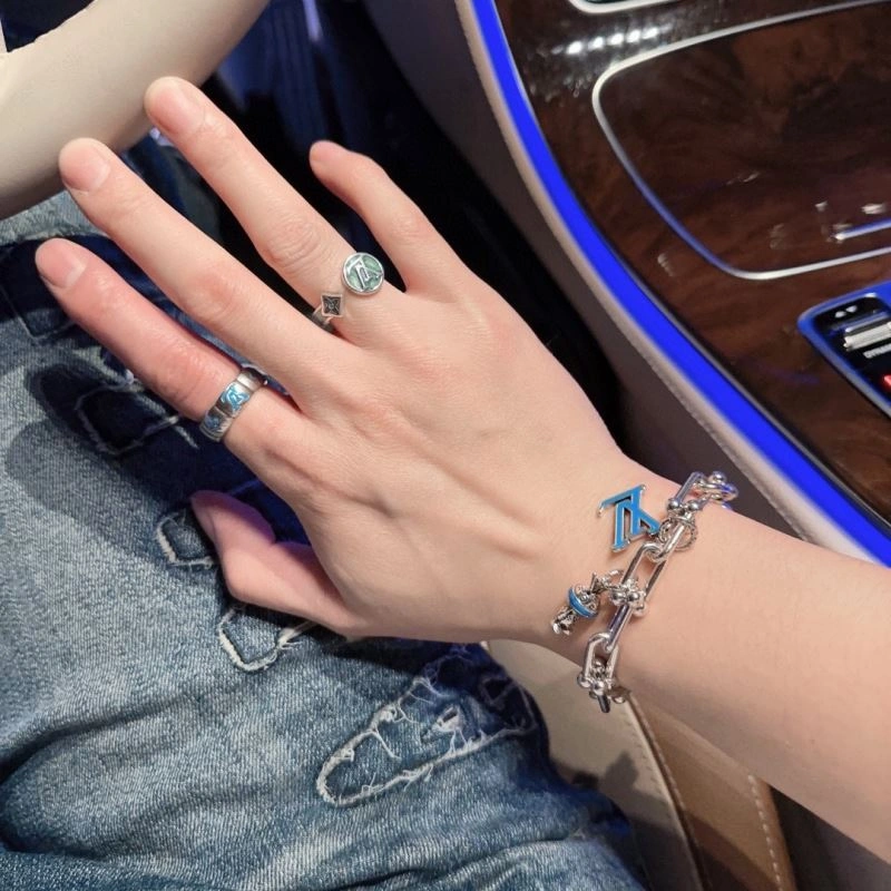 Louis Vuitton Bracelets ZeroBulk 251796