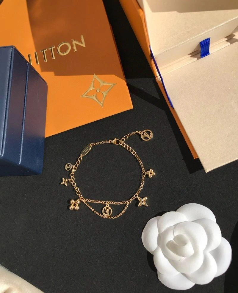 Functional Louis Vuitton Bracelets 251792