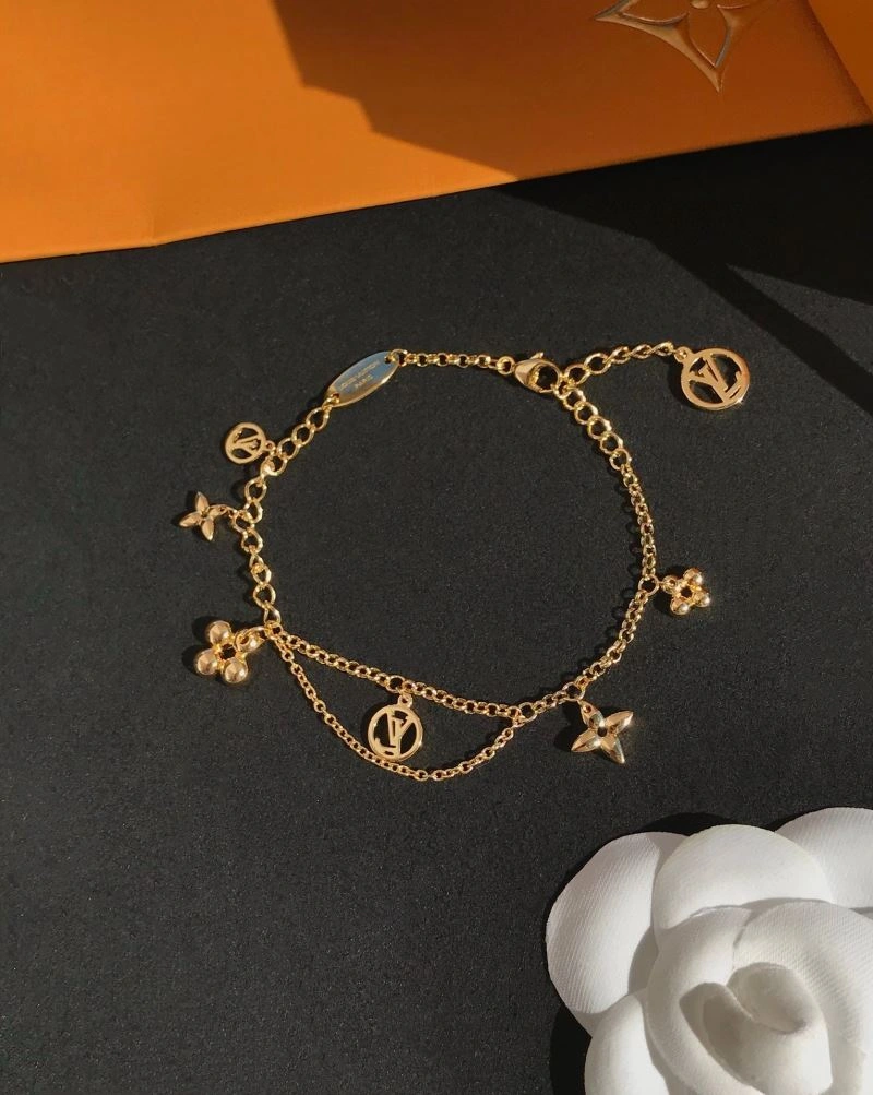 Functional Louis Vuitton Bracelets 251792