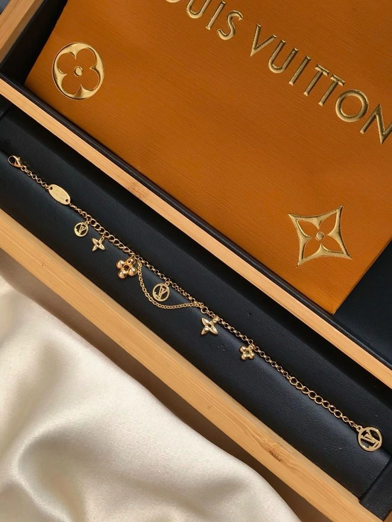 Functional Louis Vuitton Bracelets 251792