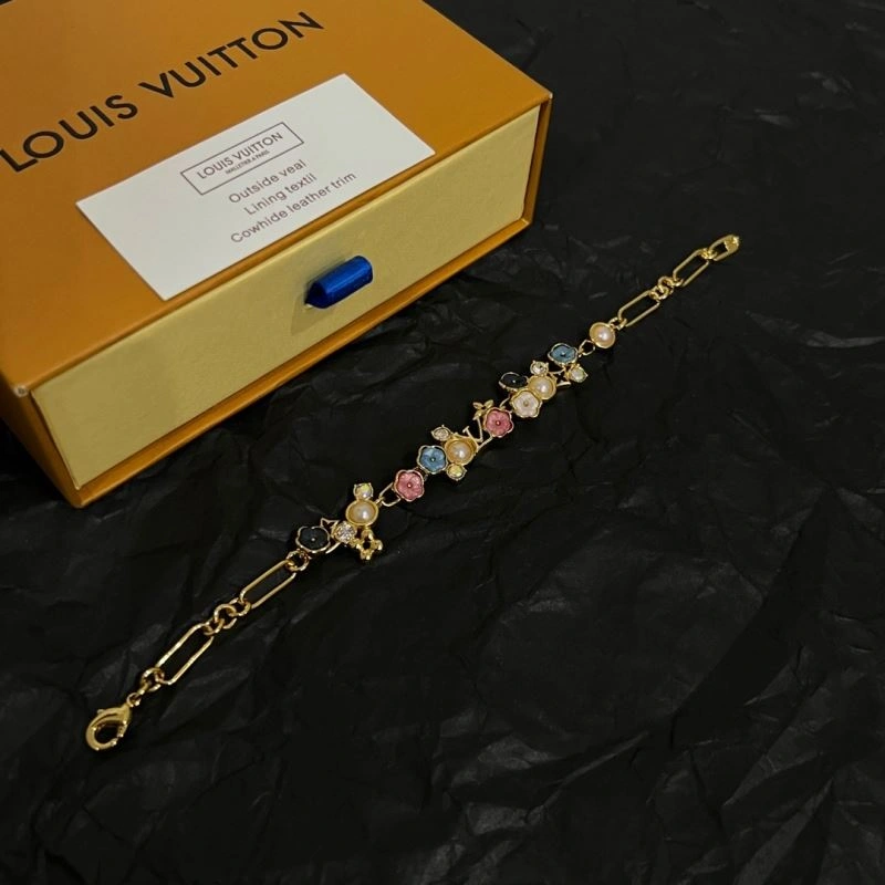Supportive Louis Vuitton Bracelets 251761