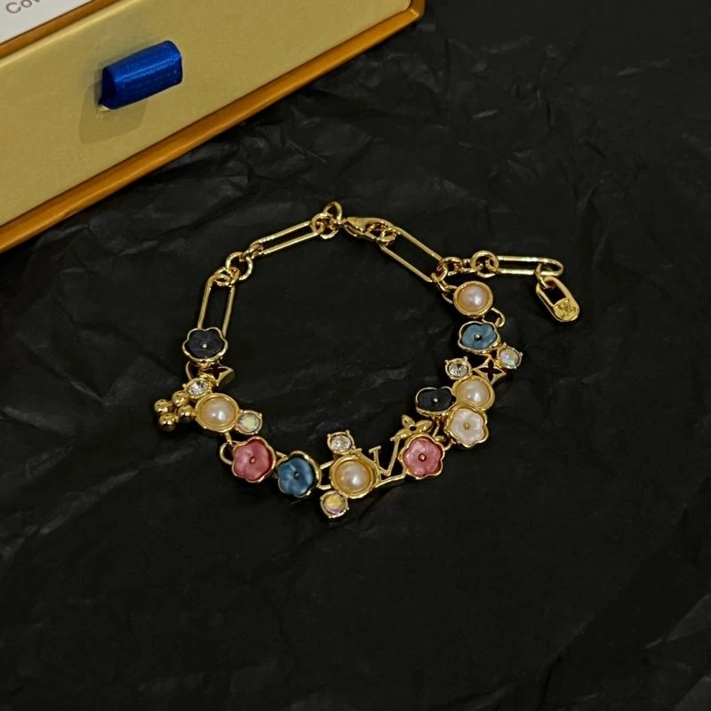 Supportive Louis Vuitton Bracelets 251761