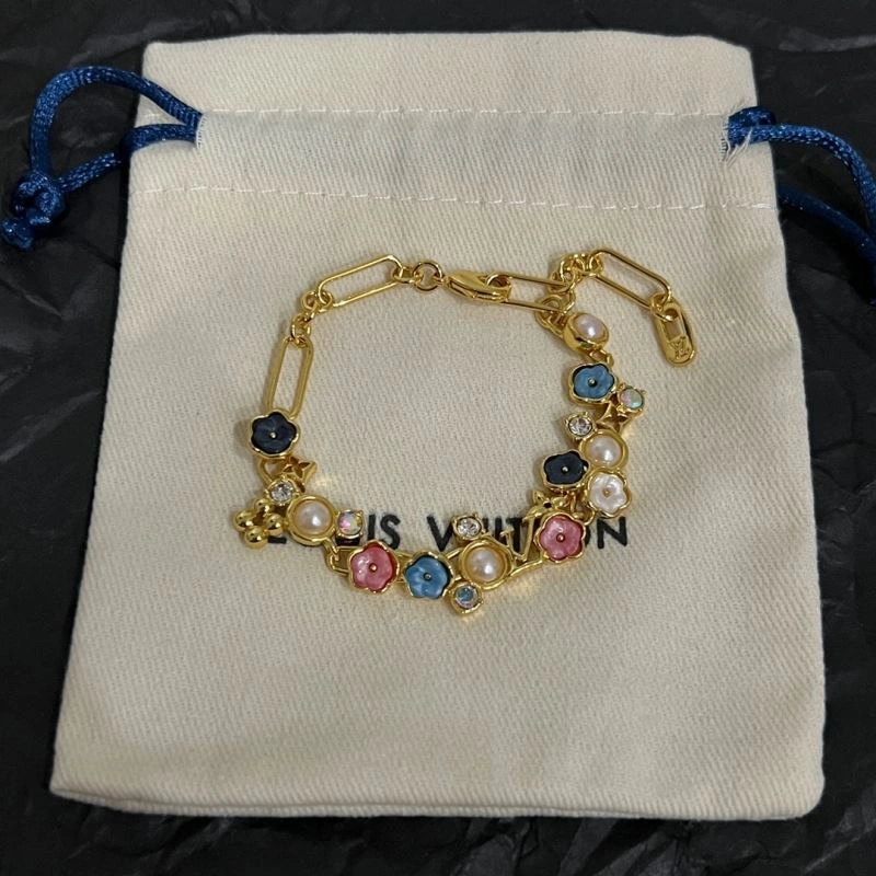 Supportive Louis Vuitton Bracelets 251761