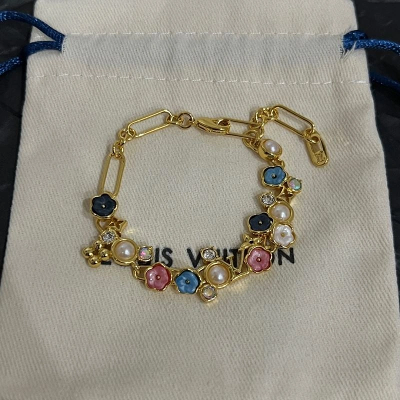 Supportive Louis Vuitton Bracelets 251761