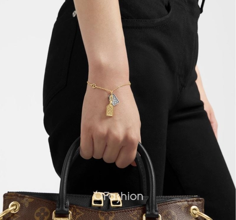 FashionForward Louis Vuitton Bracelets 251762