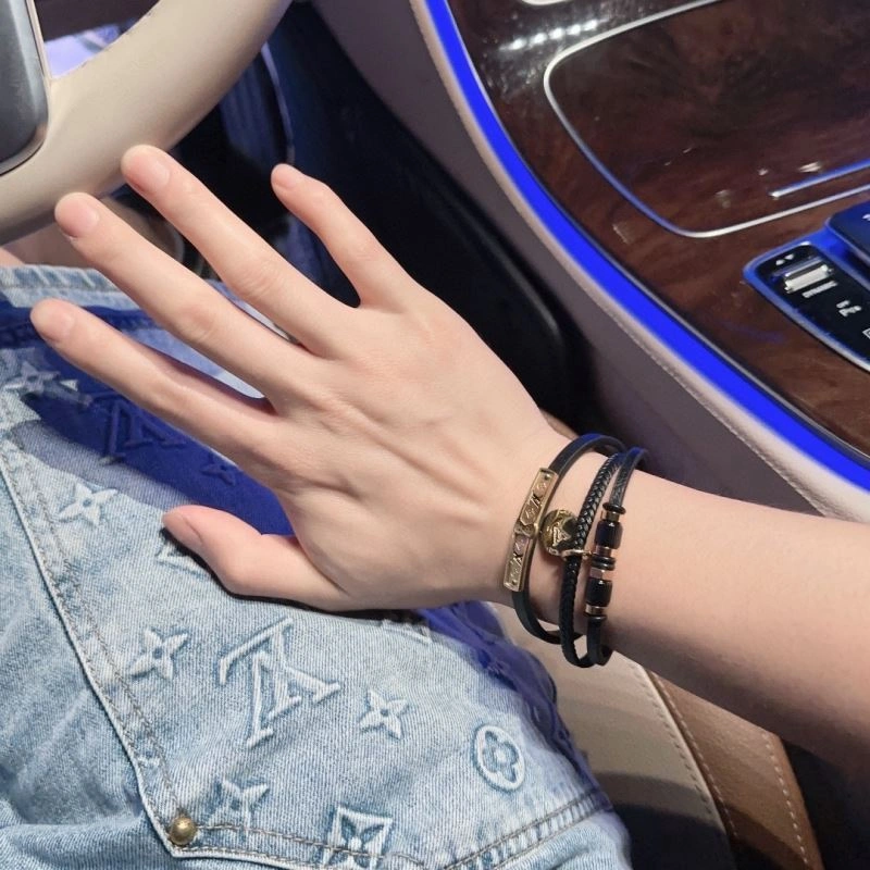 FreshLook Louis Vuitton Bracelets 251789