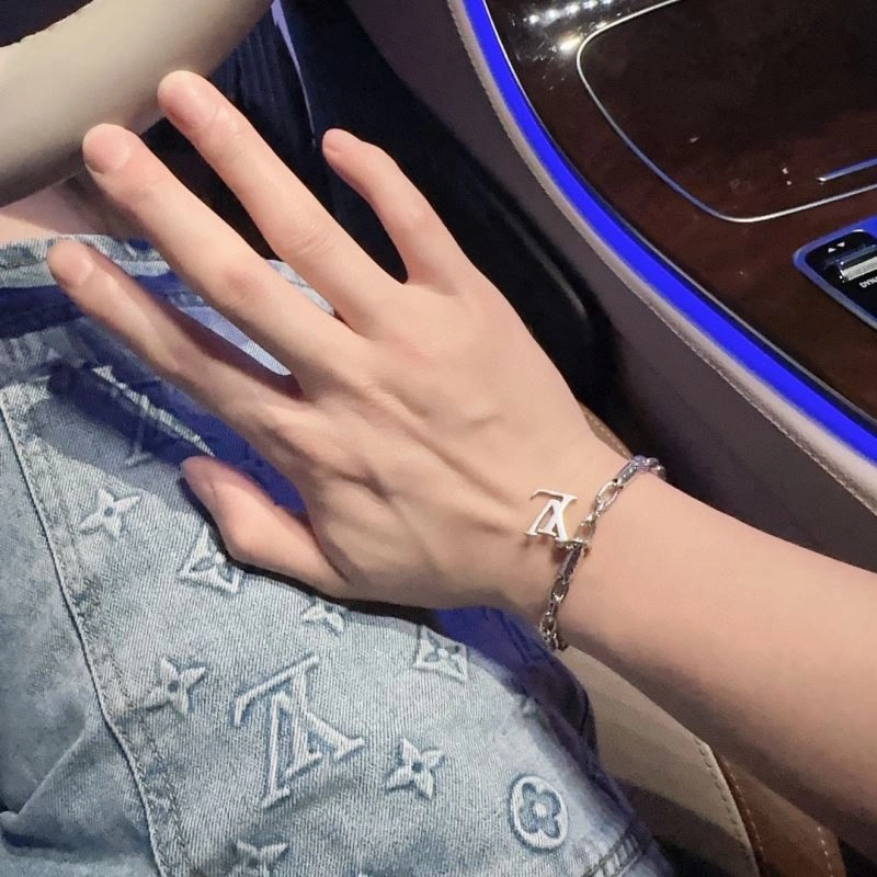 Louis Vuitton Bracelets Packable 251770