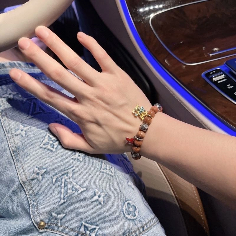 TravelReady Louis Vuitton Bracelets 251782