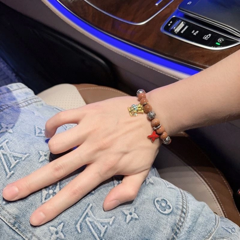 TravelReady Louis Vuitton Bracelets 251782