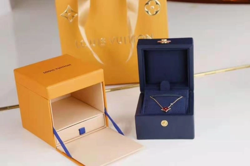 Louis Vuitton Bracelets FreshLook 251780