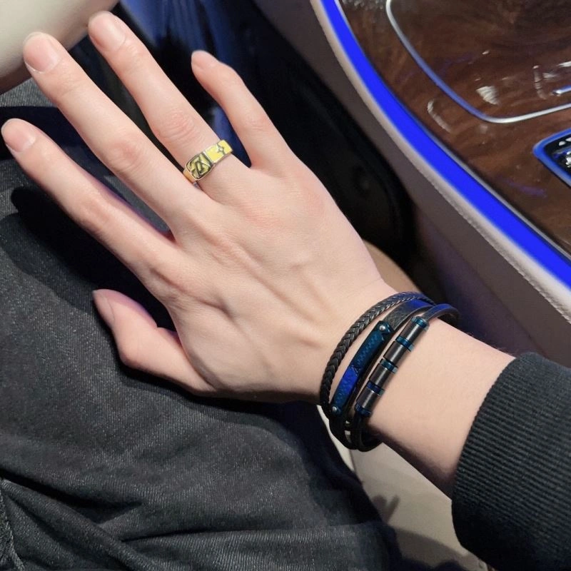 Affordable Louis Vuitton Bracelets 251783