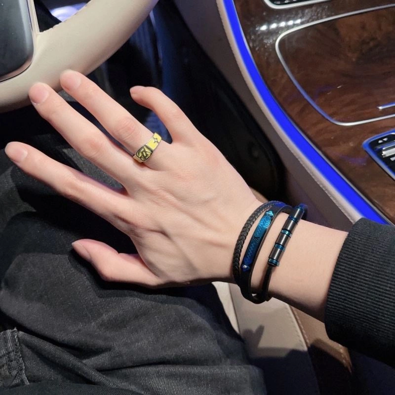 Affordable Louis Vuitton Bracelets 251783