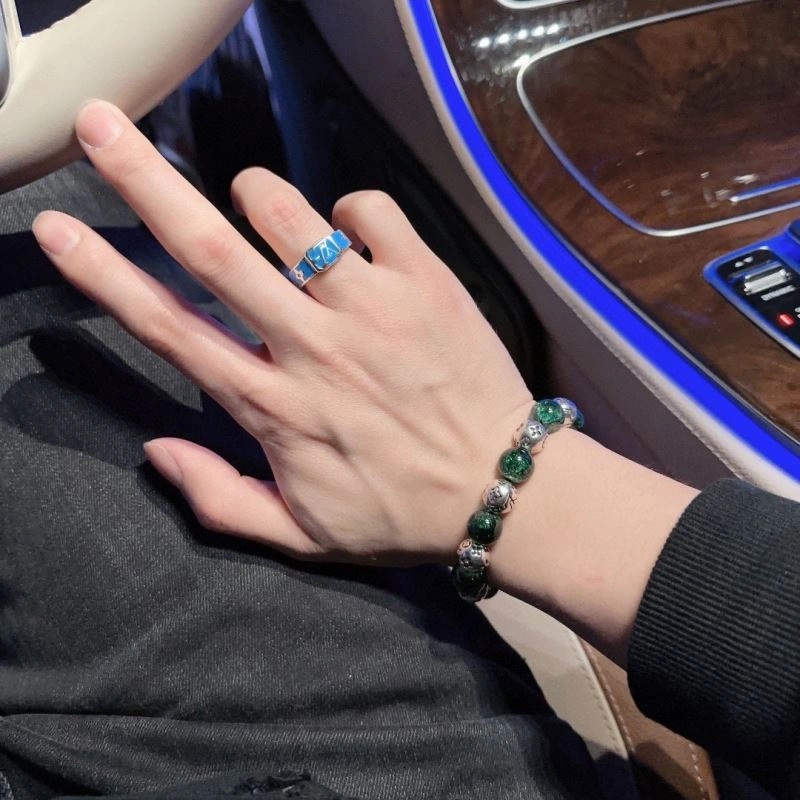 Minimalist Louis Vuitton Bracelets 251763