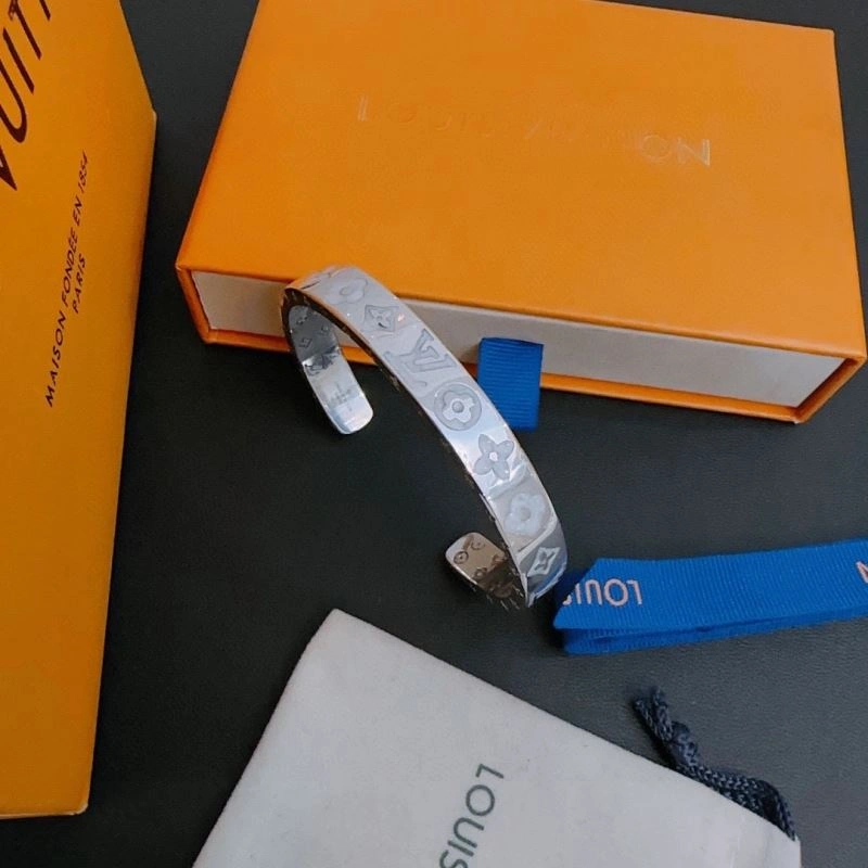EasyCare Louis Vuitton Bracelets 251775