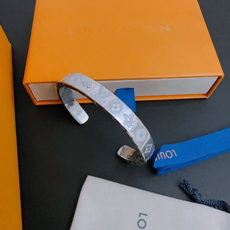 EasyCare Louis Vuitton Bracelets 251775