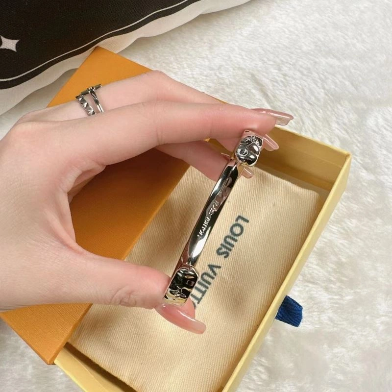 Louis Vuitton Bracelets Casual 251778