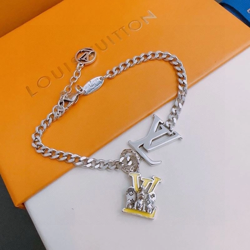 Supportive Louis Vuitton Bracelets 251768