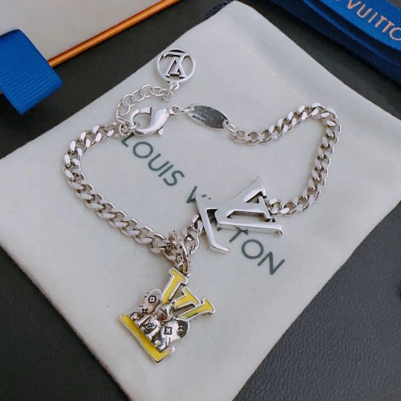 Supportive Louis Vuitton Bracelets 251768