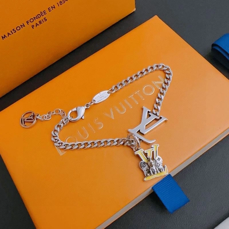 Supportive Louis Vuitton Bracelets 251768