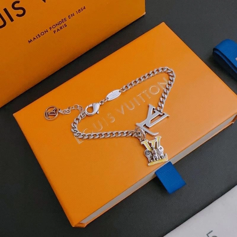 Supportive Louis Vuitton Bracelets 251768