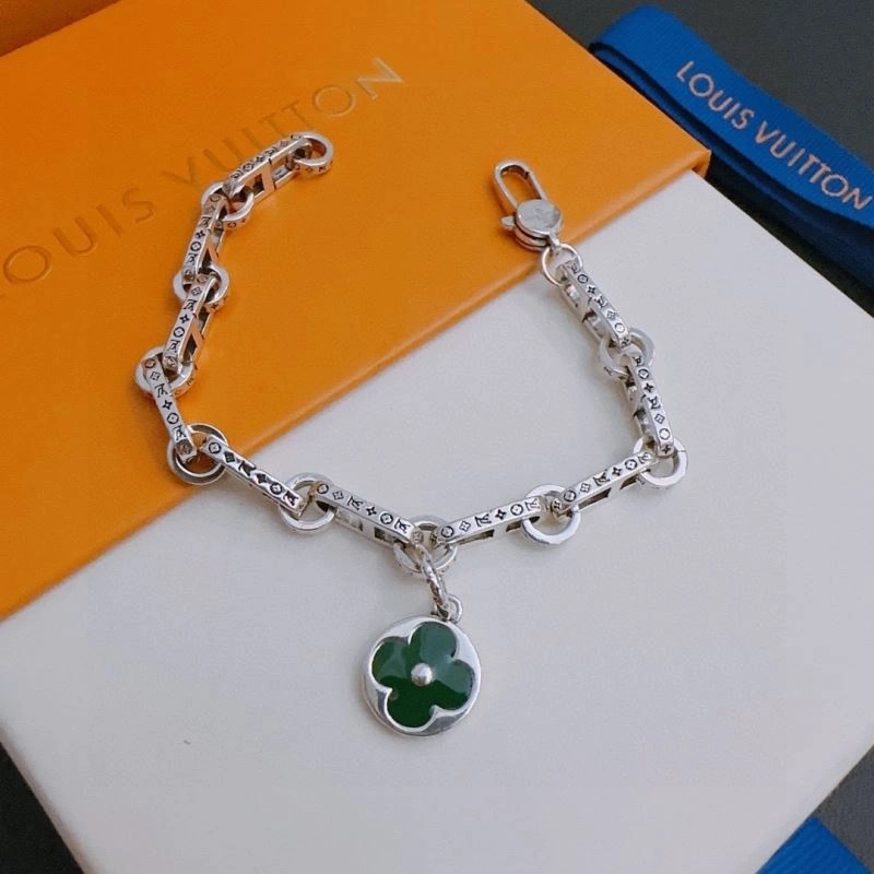 Minimalist Louis Vuitton Bracelets 251764