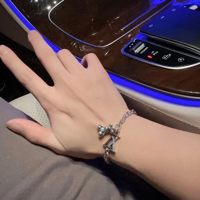 FashionForward Louis Vuitton Bracelets 251756