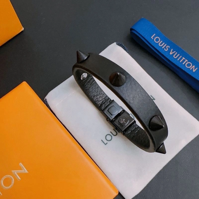 Unisex Louis Vuitton Bracelets 251760