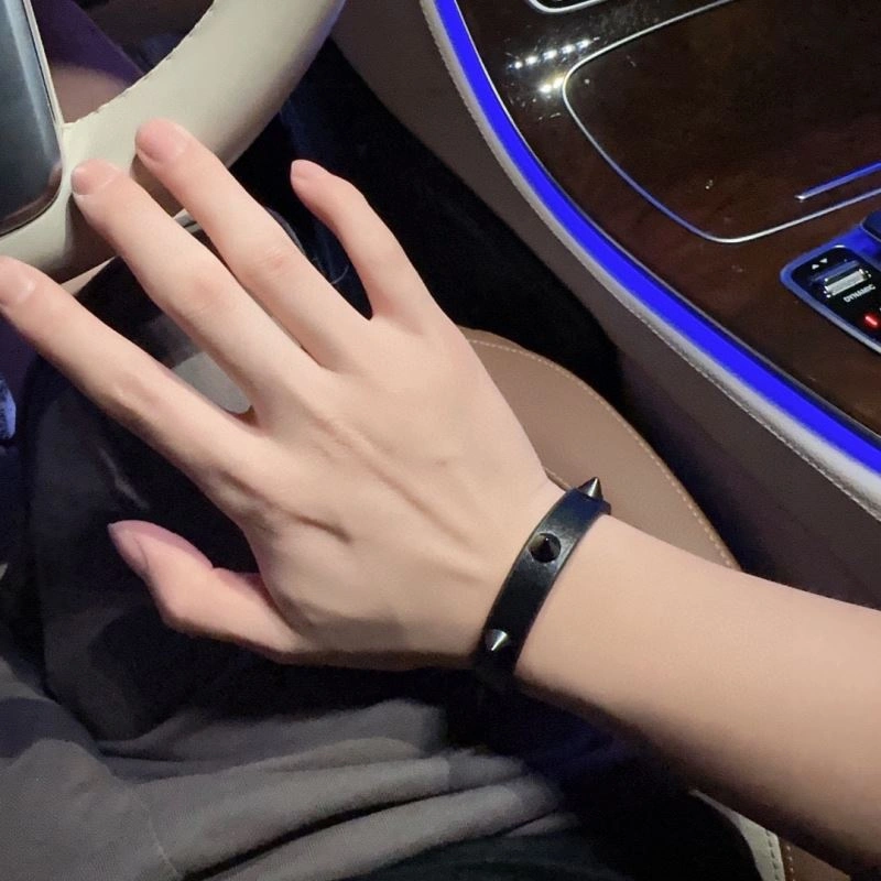 Unisex Louis Vuitton Bracelets 251760