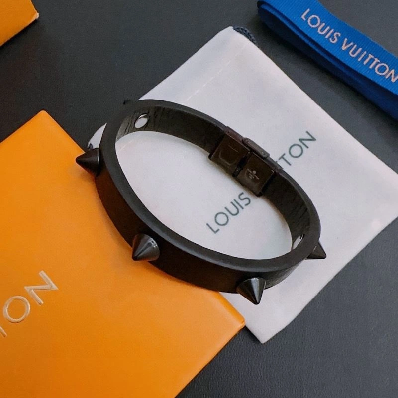 Unisex Louis Vuitton Bracelets 251760