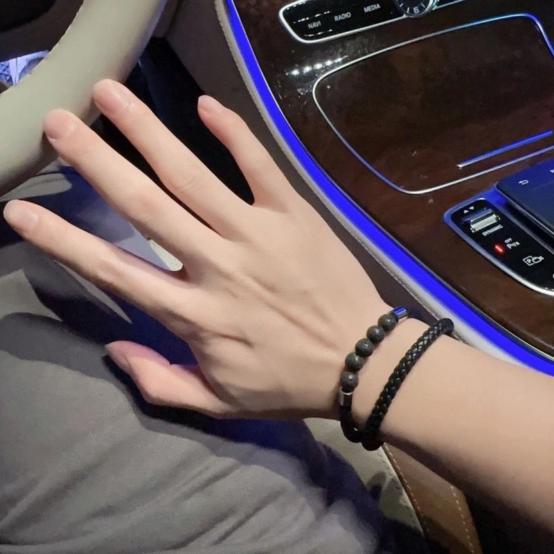 Louis Vuitton Bracelets Durable 251757