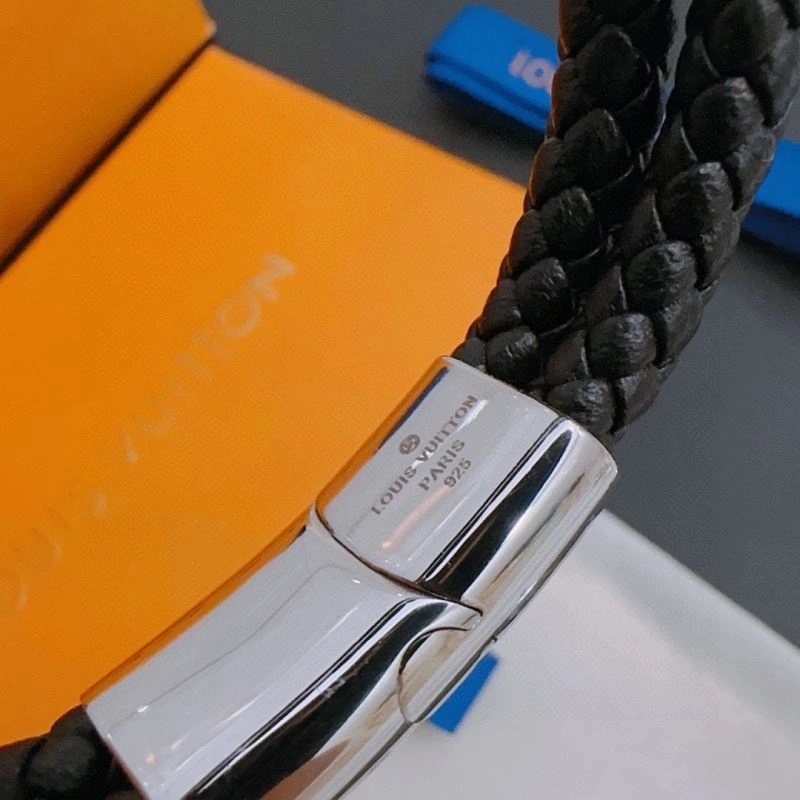 Louis Vuitton Bracelets Durable 251757