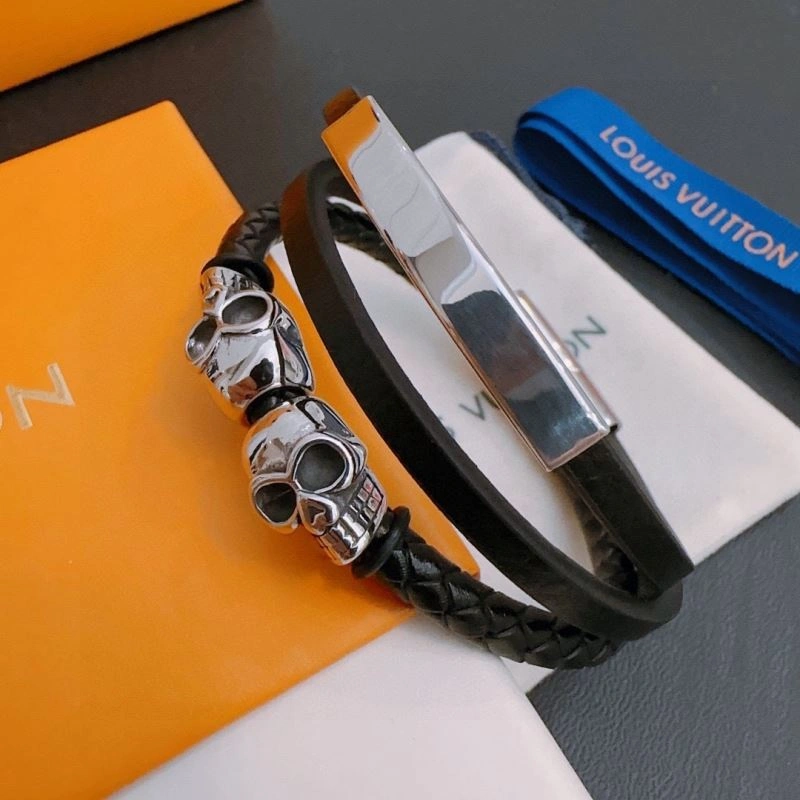 Lightweight Louis Vuitton Bracelets 251755