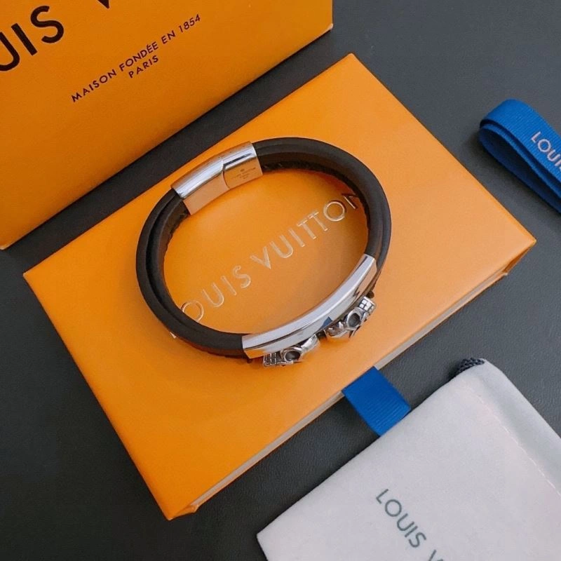 Lightweight Louis Vuitton Bracelets 251755