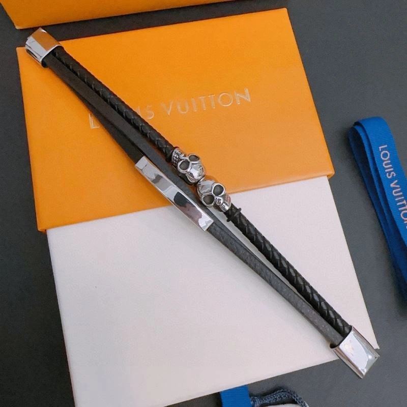Lightweight Louis Vuitton Bracelets 251755