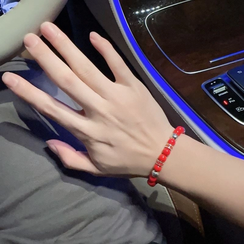 EyeCatching Louis Vuitton Bracelets 251752