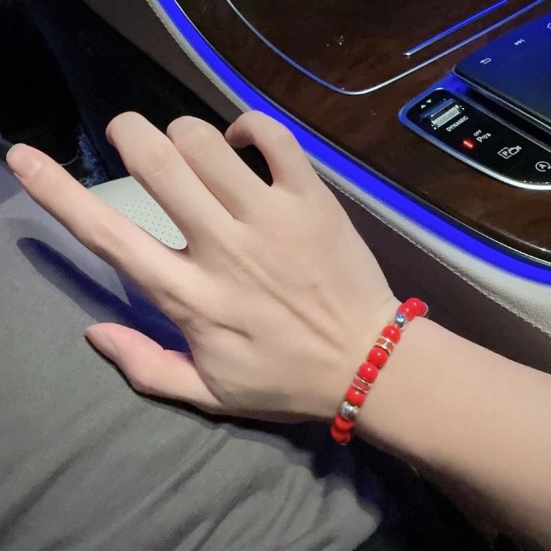 EyeCatching Louis Vuitton Bracelets 251752
