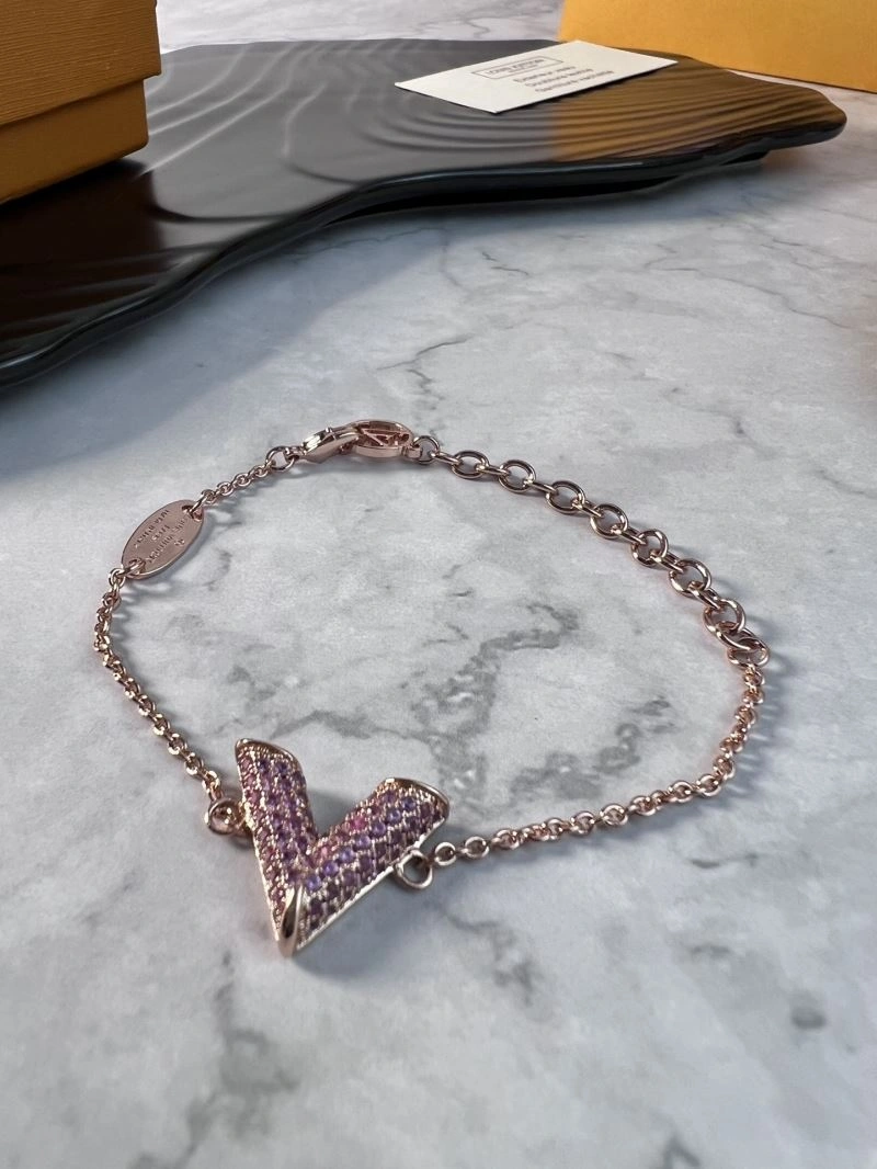 Louis Vuitton Bracelets ModernLook 251741