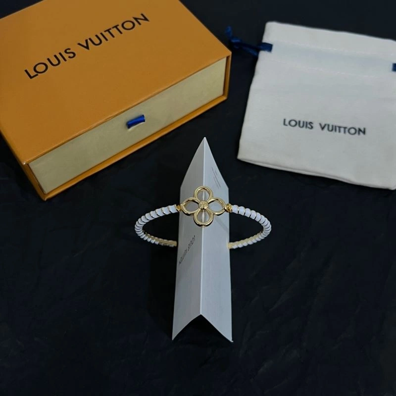 SoftTouch Louis Vuitton Bracelets 251618