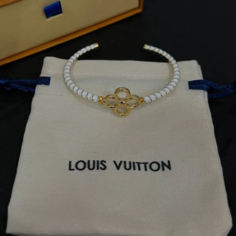 SoftTouch Louis Vuitton Bracelets 251618