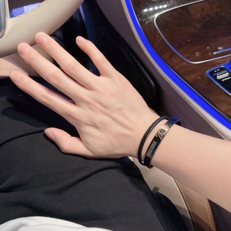 Louis Vuitton Bracelets Youthful 251612