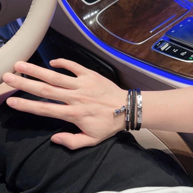 Sophisticated Louis Vuitton Bracelets 251617