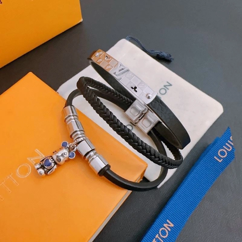 Sophisticated Louis Vuitton Bracelets 251617