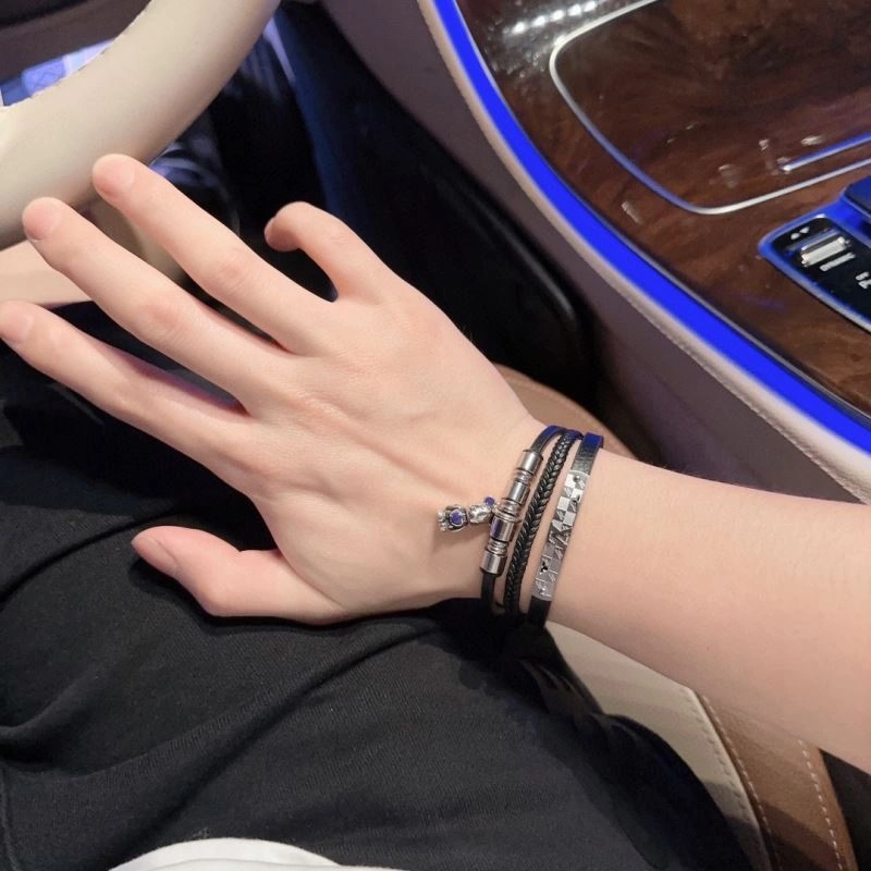 Sophisticated Louis Vuitton Bracelets 251617