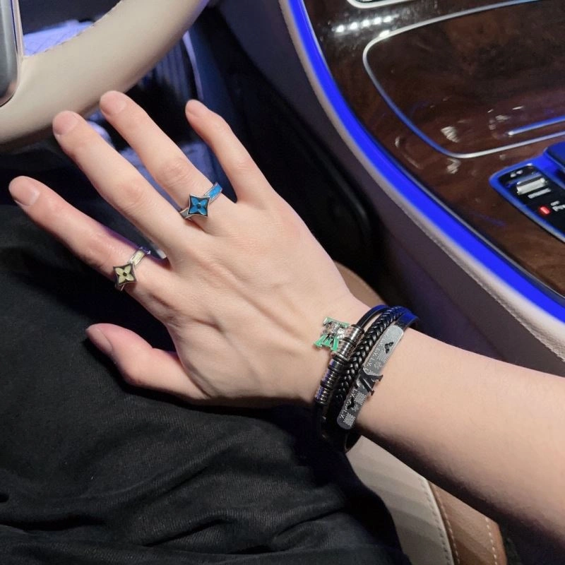 Louis Vuitton Bracelets ComfortFit 251621