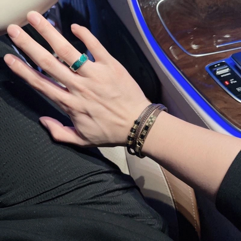 Louis Vuitton Bracelets Supportive 251598