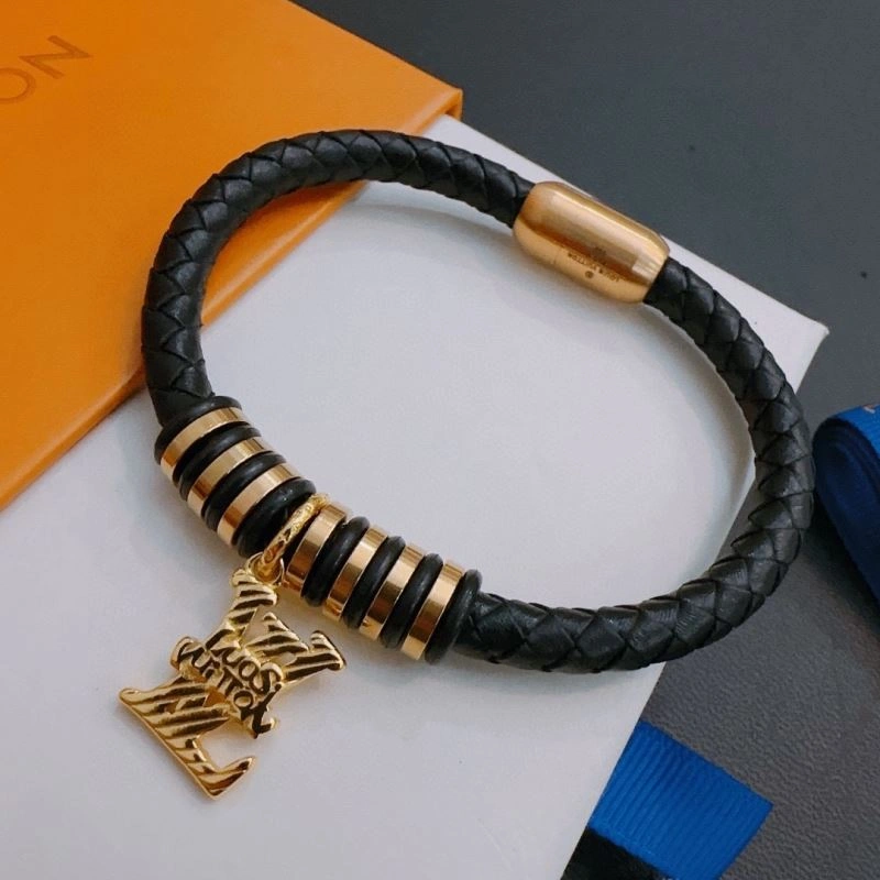 Refined Louis Vuitton Bracelets 251591
