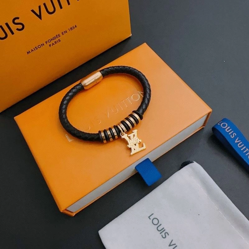 Refined Louis Vuitton Bracelets 251591