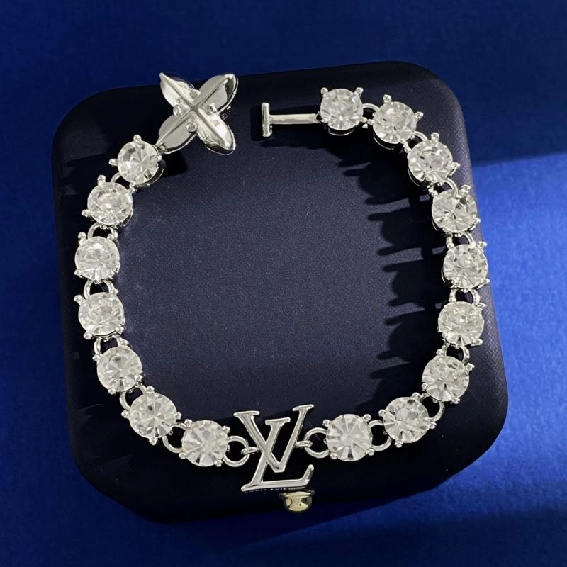 Lightweight Louis Vuitton Bracelets 251587